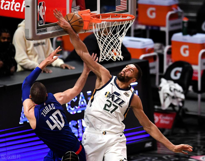 窗口期犹他爵士备战英超；官宣签约细节曝光；媒体盛赞；高层口径保持一致