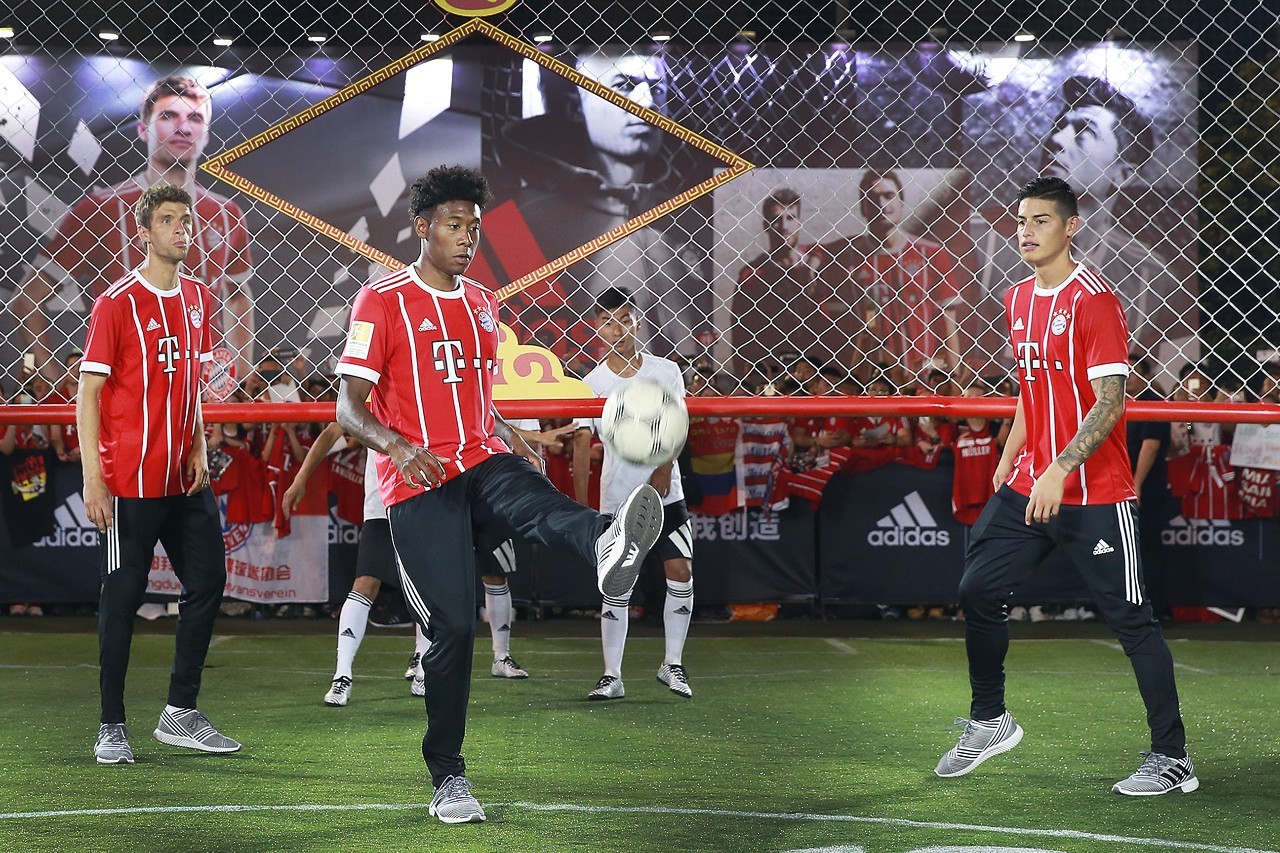 关于达拉斯独行侠训练开放日；国际比赛日门线救险引欢呼；德甲在即；临场指挥获称赞的信息