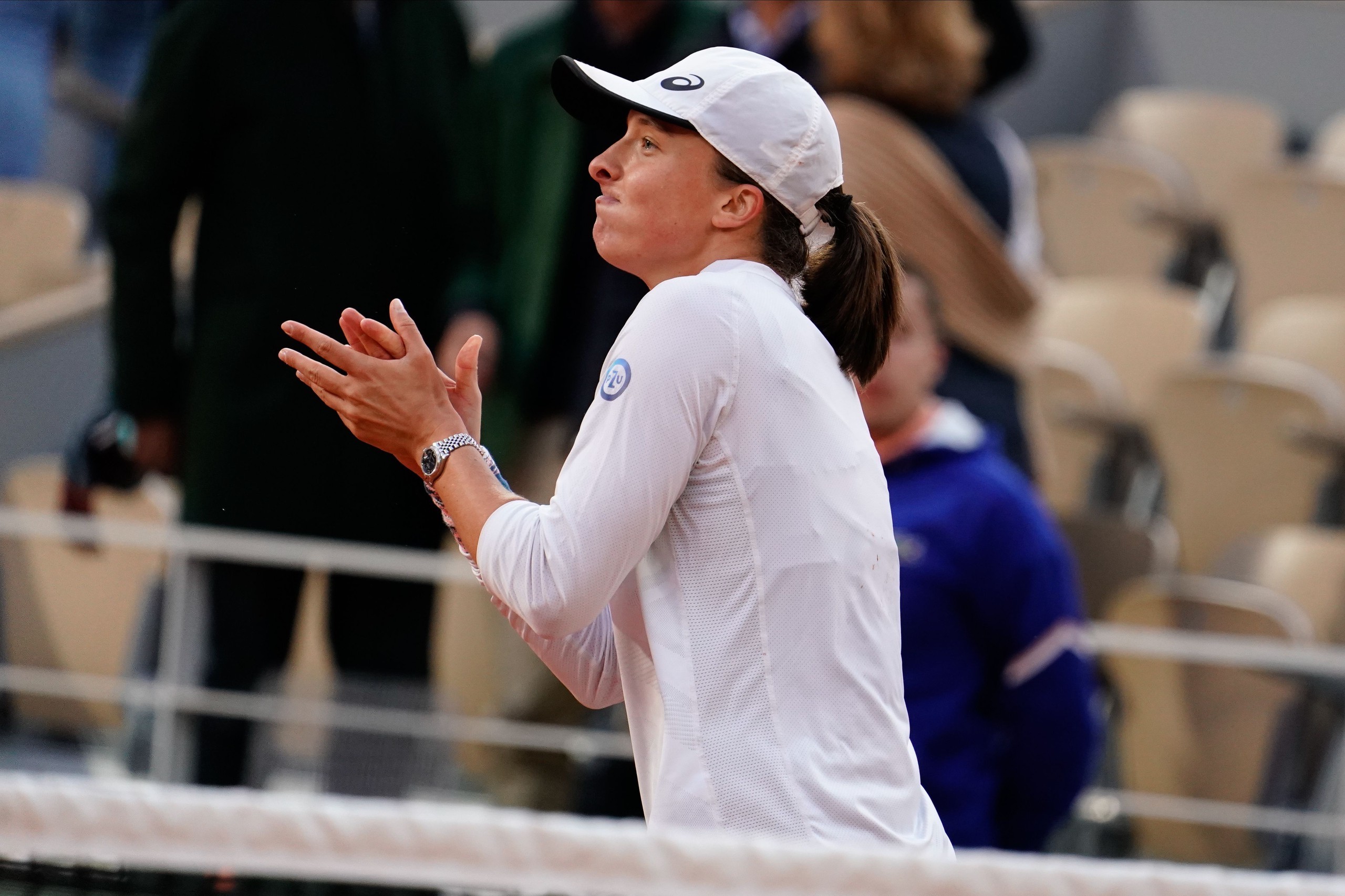 关于达拉斯独行侠训练开放日；国际比赛日门线救险引欢呼；德甲在即；临场指挥获称赞的信息