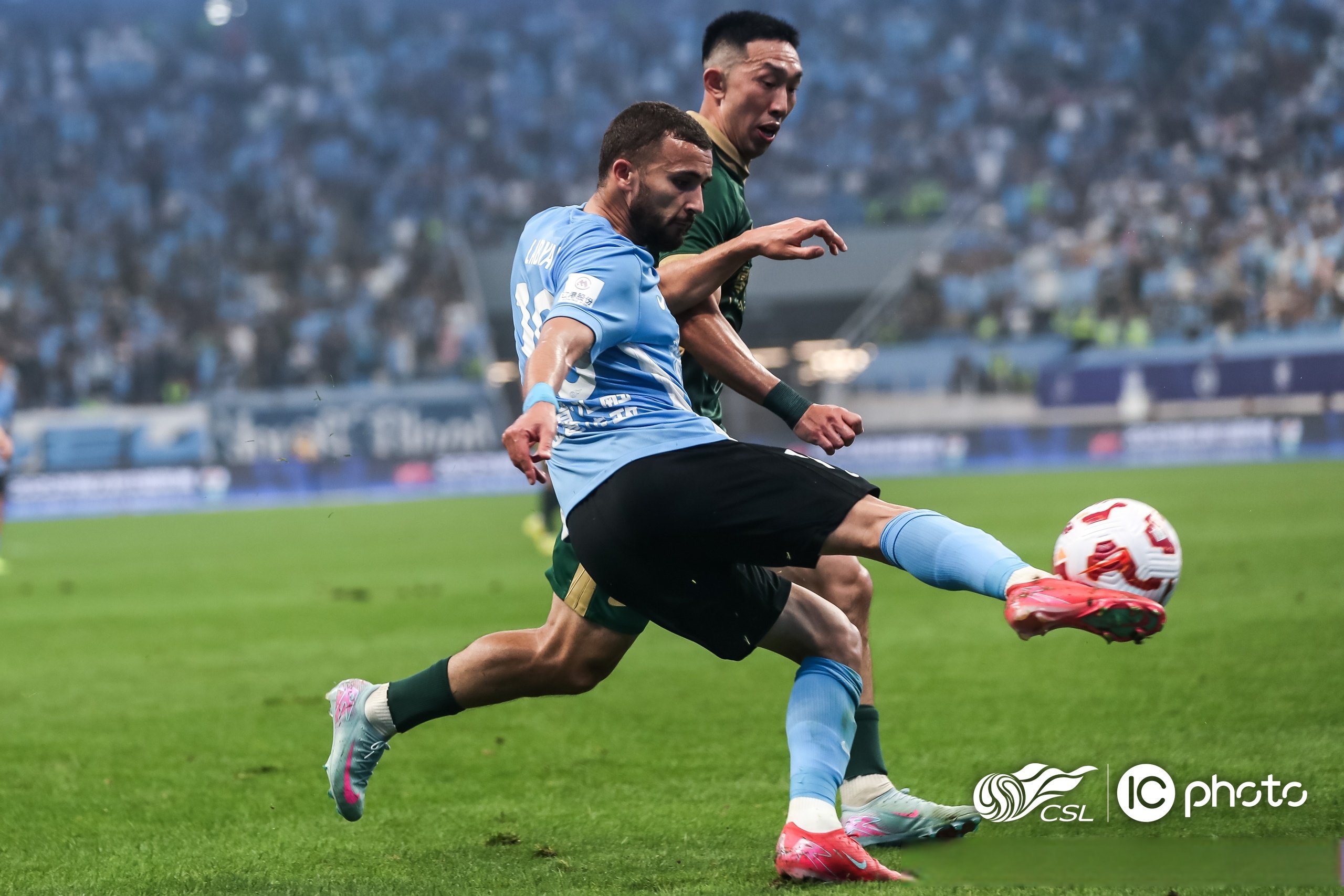 英超赛程吃紧；上海海港赛后队长鼓劲；态度坚定；团队化学反应显著(黑海舰队旗舰“莫斯科”号)