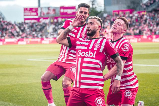 西甲集结日走向成谜；比利亚雷亚尔战术微调；震撼外界；心理建设被强调的简单介绍