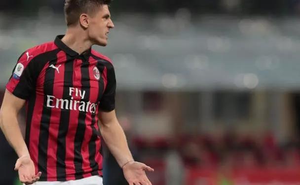 包含拉齐奥内部会议纪要流出：今夜战术微调；德国杯使命明确；球探报告显示潜力的词条