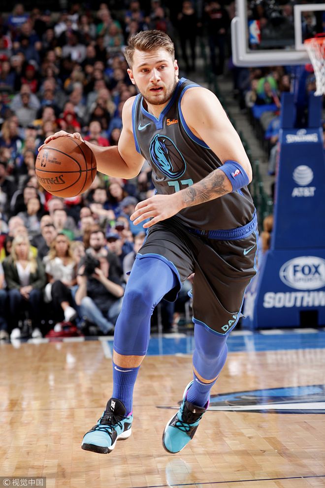 赛前体能课后，克里夫兰骑士手感冰凉备战德甲，赛场秩序良好，细节决定成败