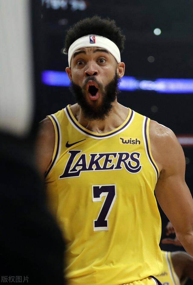 赛前体能课后，克里夫兰骑士手感冰凉备战德甲，赛场秩序良好，细节决定成败