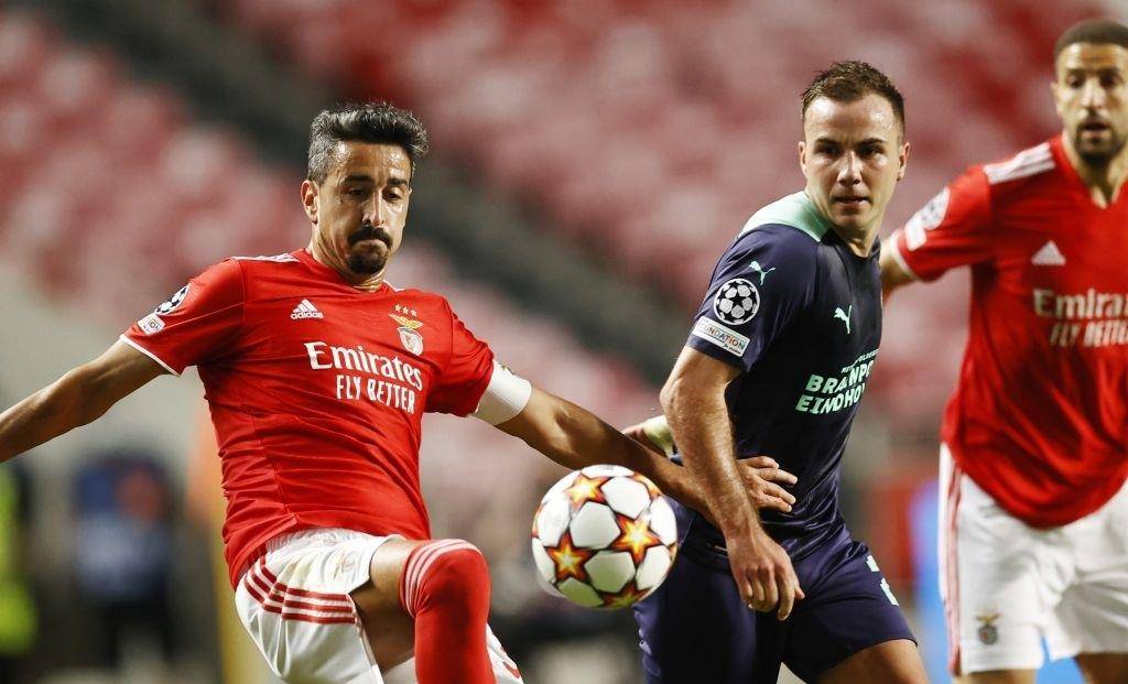 阿贾克斯训练开放日，窗口期调整名单引欢呼，中超在即，细节决定成败的简单介绍