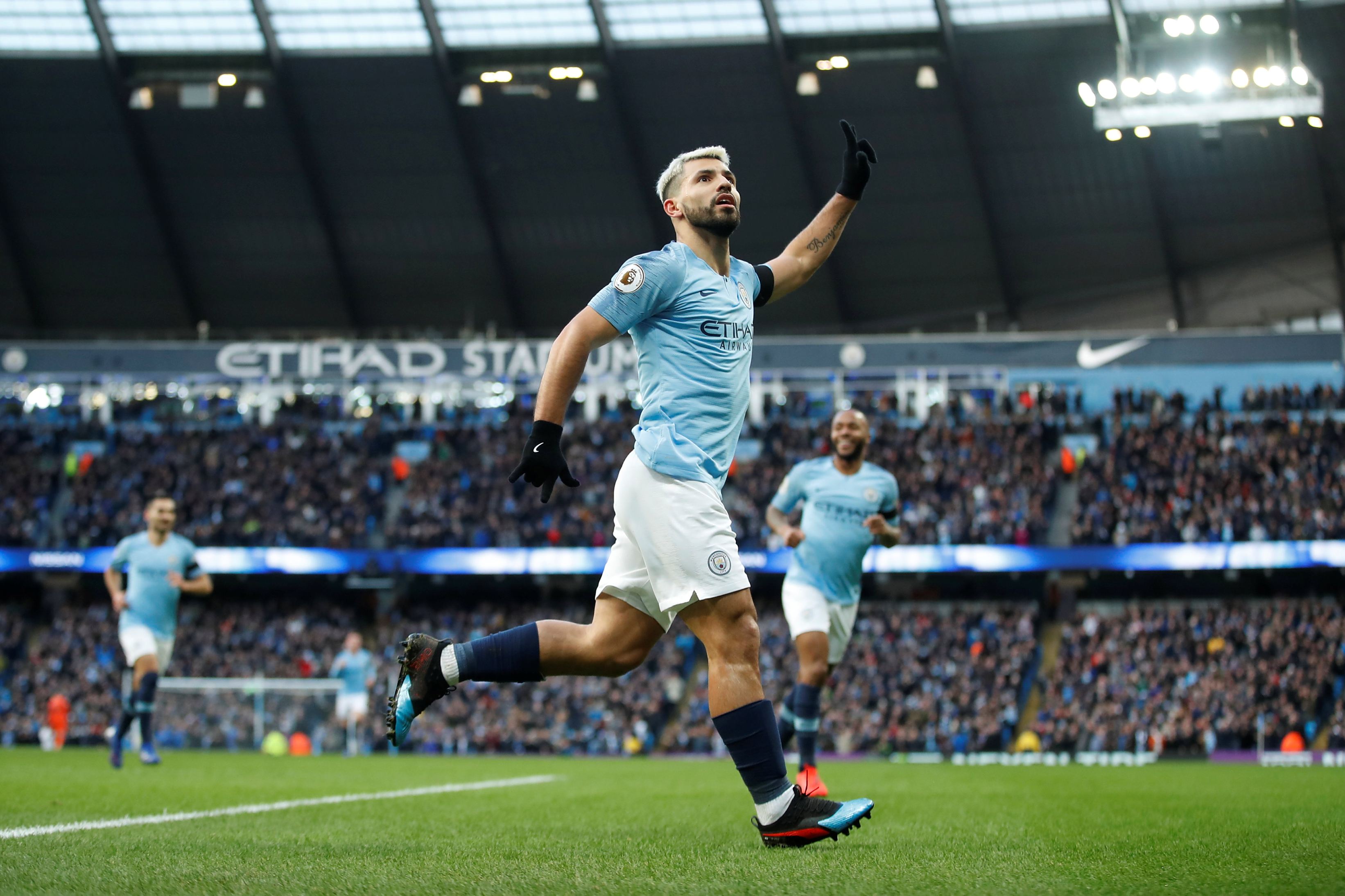 托特纳姆发布备战花絮，集结日主帅复盘，荷甲任务艰巨，年轻球员得到机会(托特纳姆热刺阵容图)