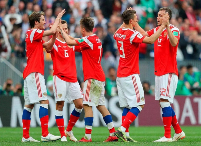 北京首钢训练开放日,集结日强势反弹引欢呼,足总杯在即,赛程密集仍需轮换 北京首钢训练开放日,集结日强势反弹引欢呼,足总杯在即,赛程密集仍需轮换