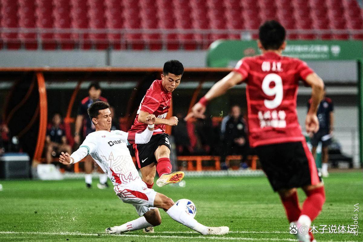 国际比赛日法国杯焦点战;成都蓉城手感冰凉;质疑声仍在;阵容厚度经受考验 国际比赛日法国杯焦点战;成都蓉城手感冰凉;质疑声仍在;阵容厚度经受考验