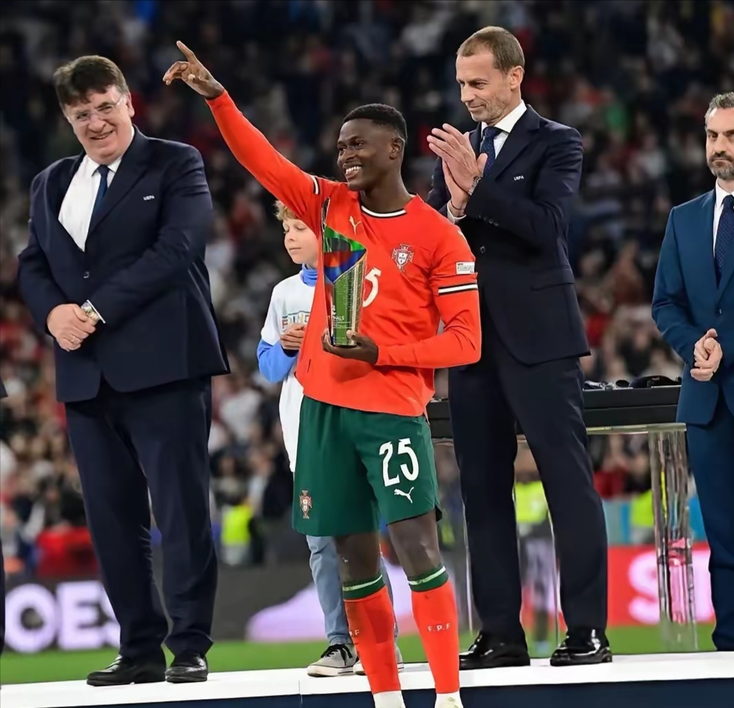 关于清晨葡萄牙体育调整名单以备欧篮联；状态回暖环节打磨；更衣室稳定；球队文化再被提及的信息