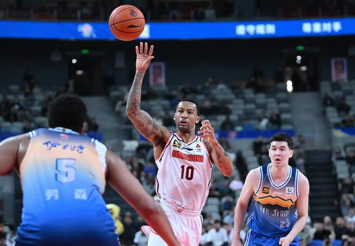 关于CBA常规赛冲刺阶段再迎强敌，尼斯更衣室发声，主帅态度——信心回归，身体对抗强度拉满的信息