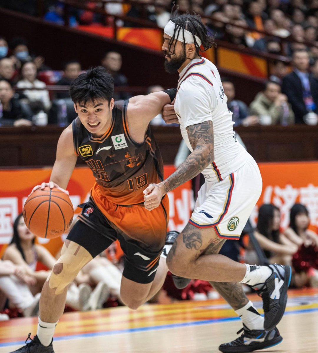 关于CBA常规赛冲刺阶段再迎强敌，尼斯更衣室发声，主帅态度——信心回归，身体对抗强度拉满的信息