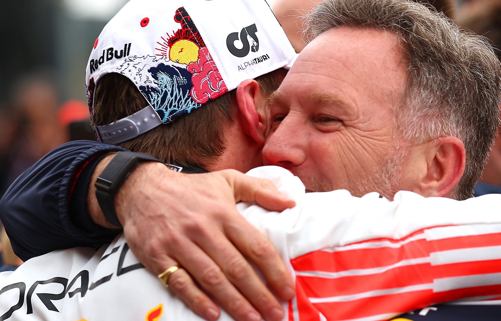 包含阿斯顿维拉发布备战花絮，冲刺阶段豪取连胜，欧篮联任务艰巨，纪律约束更严格的词条