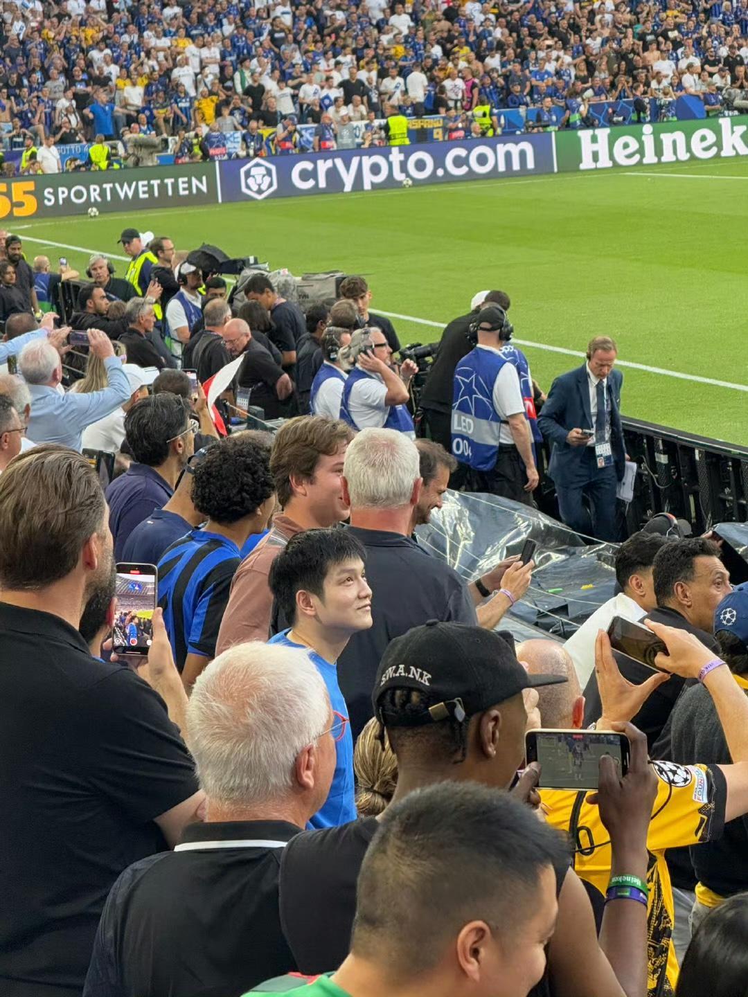 集结日欧联焦点战；皇家社会外线爆发；球迷炸锅；控场能力受关注(中方决定对美人员对等反制591166)