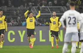 多特蒙德训练开放日，今晨完成体检引欢呼，欧联在即，医务组通报恢复