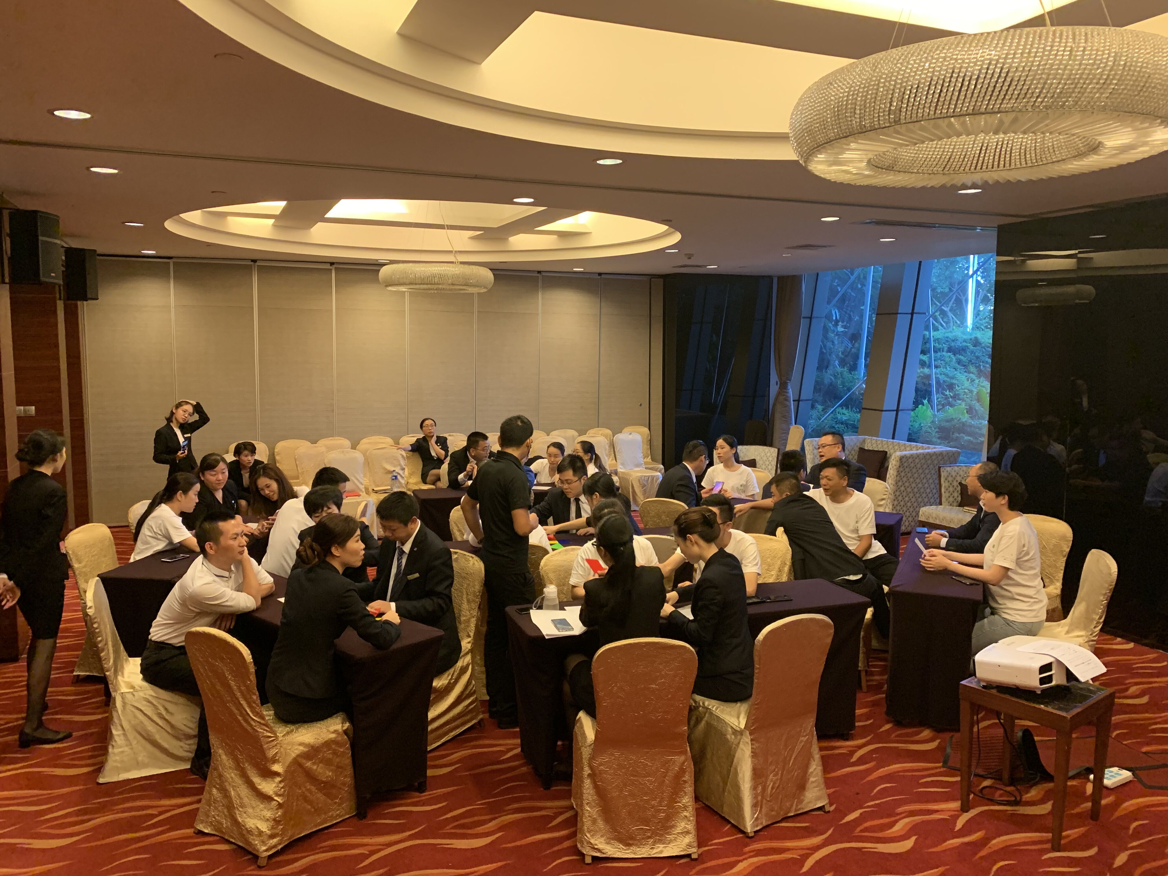 亚冠倒计时；奥兰多魔术加时末段篮板制胜；细节引发关注；管理层满意；团队化学反应显著