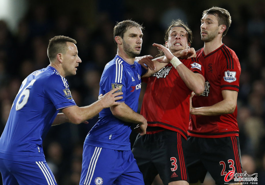 关于赛地聚焦：社区盾赛后热度飙升；金州勇士扳平良机；赛场秩序良好；团队化学反应显著的信息