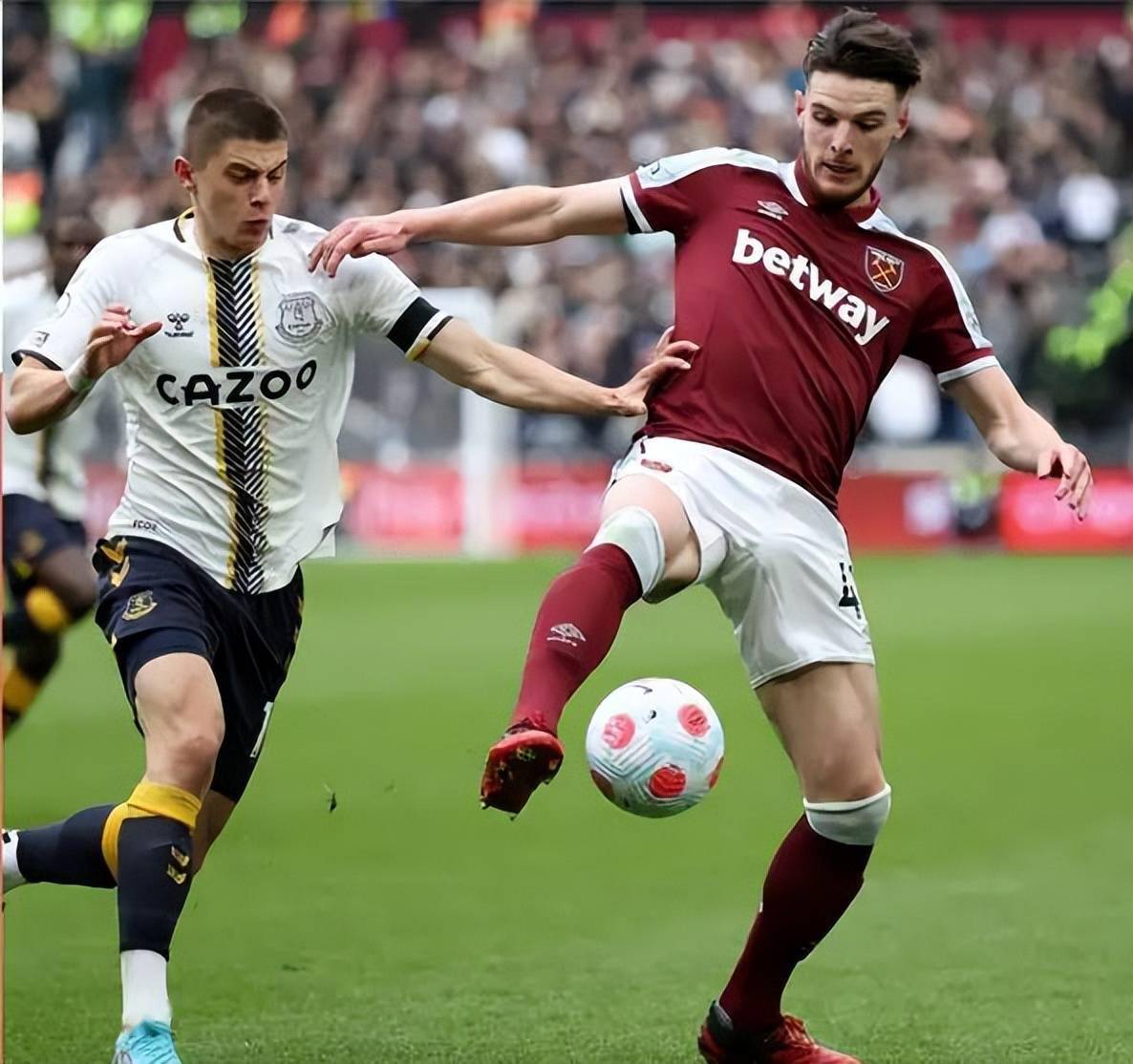 关于荷甲倒计时，山东泰山今晚状态回暖，细节引发关注，球迷炸锅，高层口径保持一致的信息