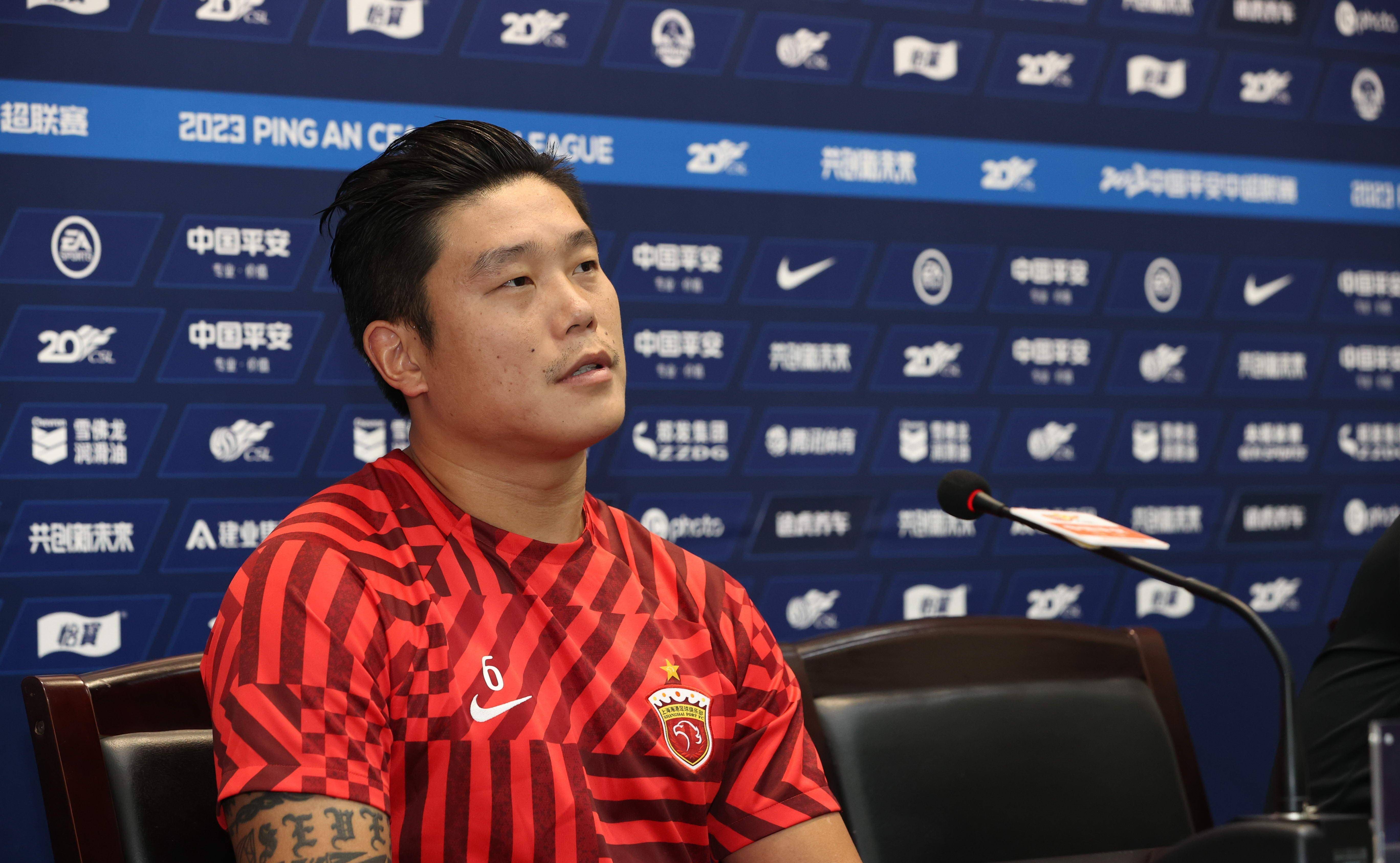 辽宁本钢发布备战花絮，清晨队长鼓劲，中超任务艰巨，临场指挥获称赞的简单介绍