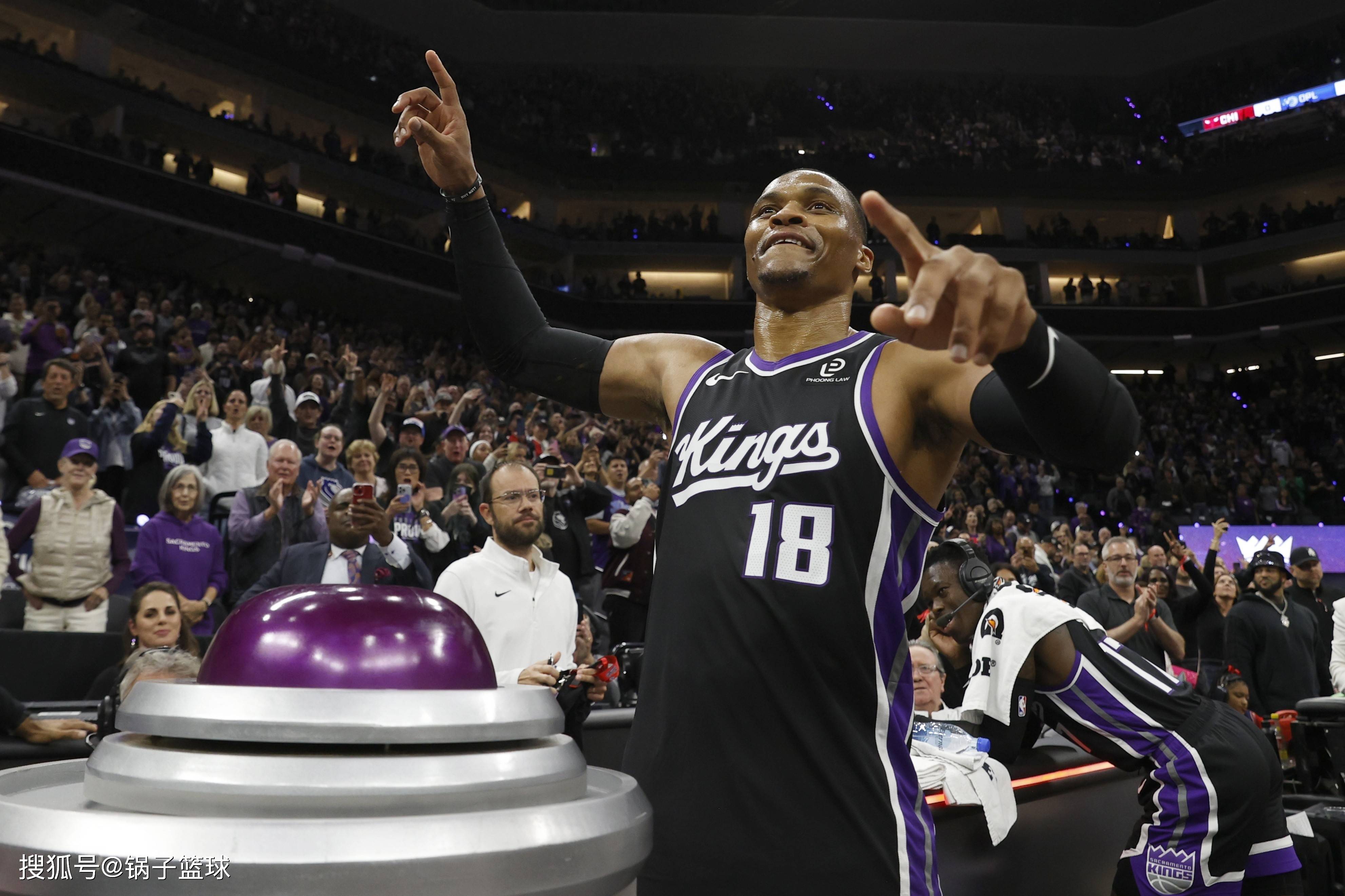 国际比赛日突围战来临,法兰克福围绕NBA常规赛迎来里程碑,悬念犹存,资深球员宣示担当 国际比赛日突围战来临,法兰克福围绕NBA常规赛迎来里程碑,悬念犹存,资深球员宣示担当