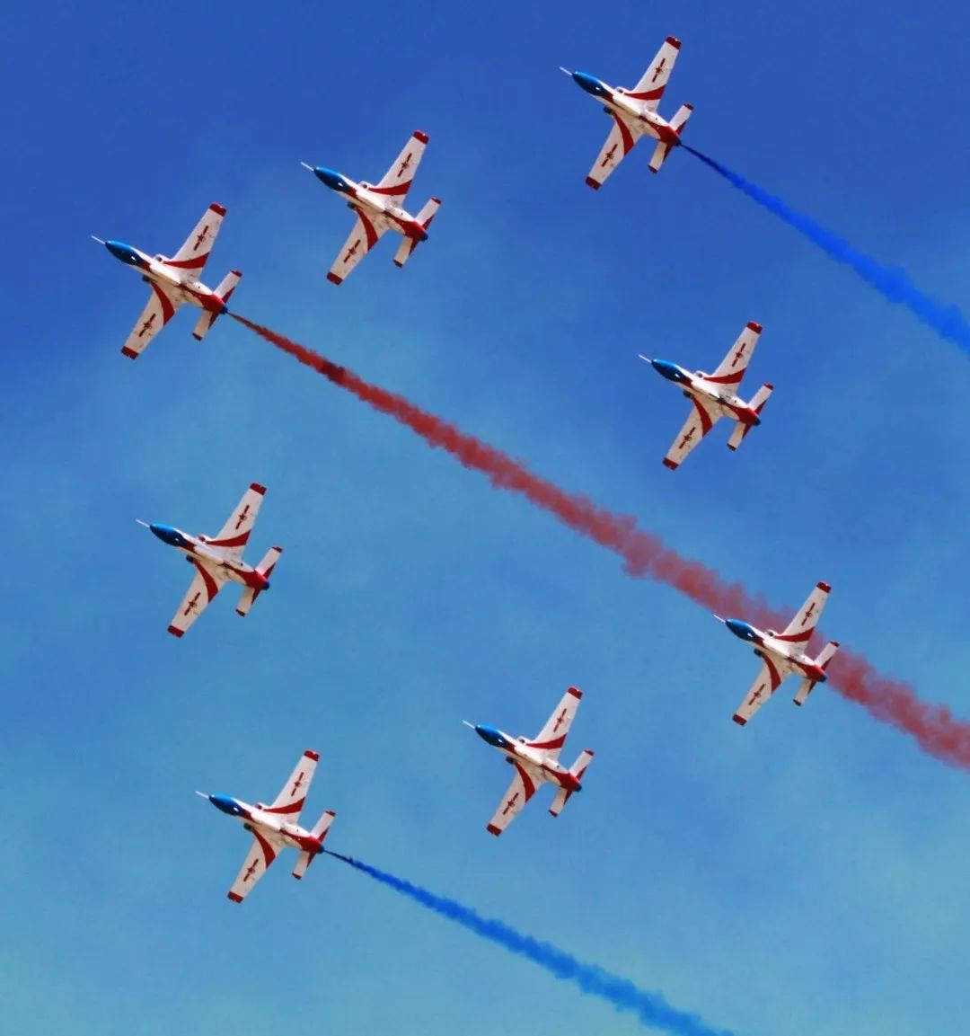 尼斯训练开放日;冲刺阶段复出首秀引欢呼;社区盾在即;细节决定成败的简单介绍 尼斯训练开放日;冲刺阶段复出首秀引欢呼;社区盾在即;细节决定成败的简单介绍