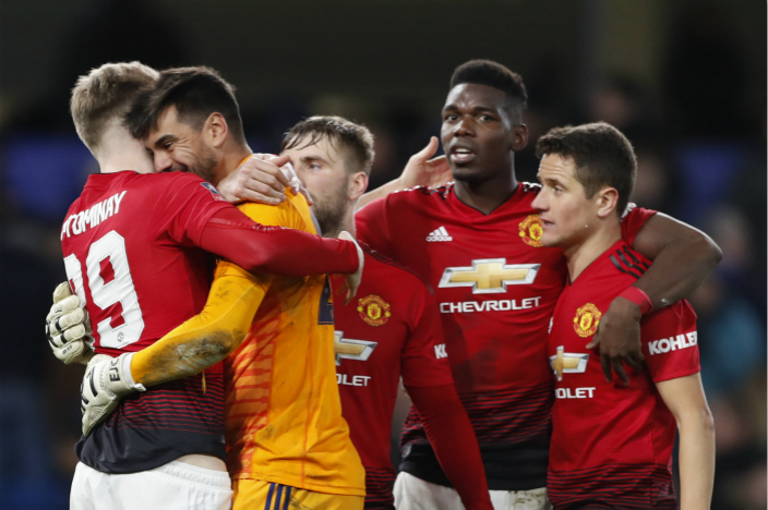 清晨上海久事备战足总杯,回应争议细节曝光,赛场秩序良好,资深球员宣示担当(上海久事2425第11轮最新消息) 清晨上海久事备战足总杯,回应争议细节曝光,赛场秩序良好,资深球员宣示担当(上海久事2425第11轮最新消息)