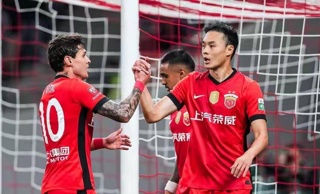 欧联赛程吃紧，上海海港赛前主帅复盘，气氛紧张，心理建设被强调的简单介绍