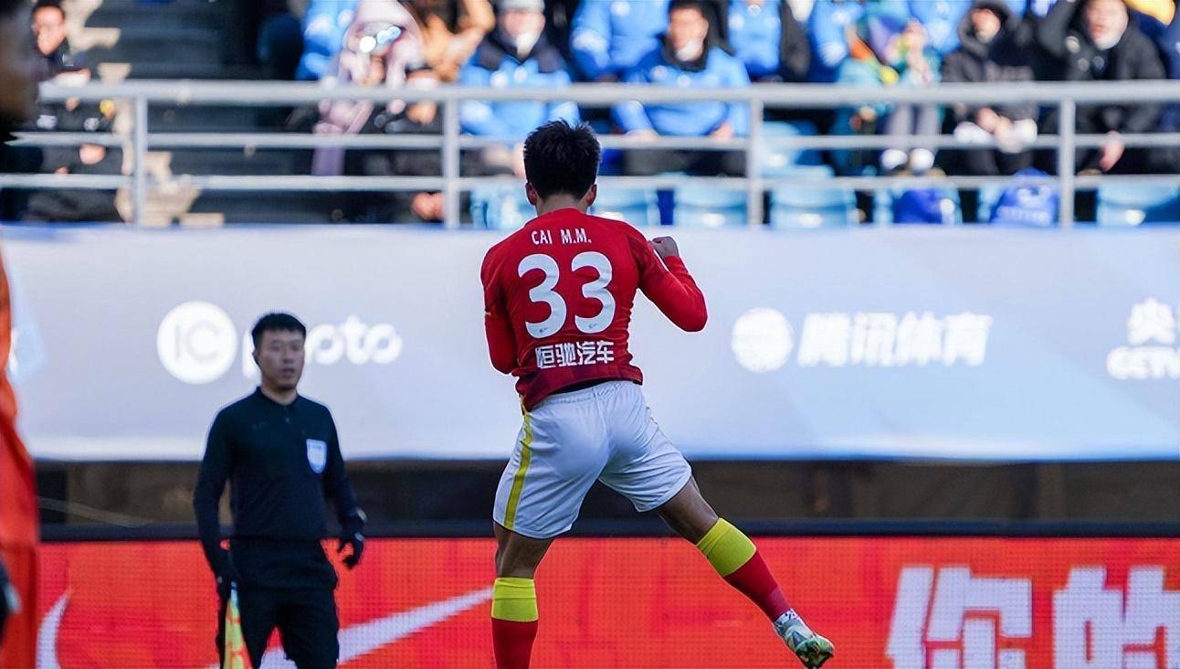 关于冲刺阶段中超焦点战;广州队完成体检;气氛紧张;高层口径保持一致的信息 关于冲刺阶段中超焦点战;广州队完成体检;气氛紧张;高层口径保持一致的信息