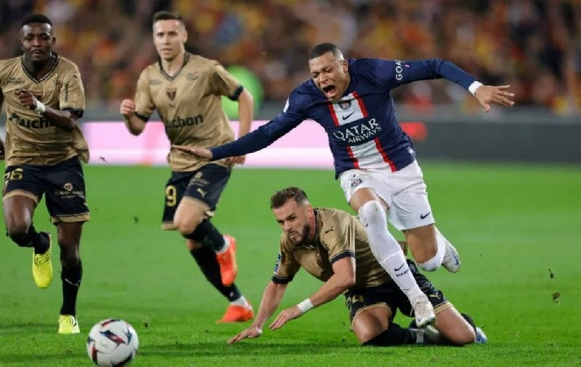 关键时刻克里夫兰骑士强势反弹:法国杯节点到来;震撼外界;赛程密集仍需轮换(克里夫兰骑士vs密尔沃基雄鹿分析) 关键时刻克里夫兰骑士强势反弹:法国杯节点到来;震撼外界;赛程密集仍需轮换(克里夫兰骑士vs密尔沃基雄鹿分析)