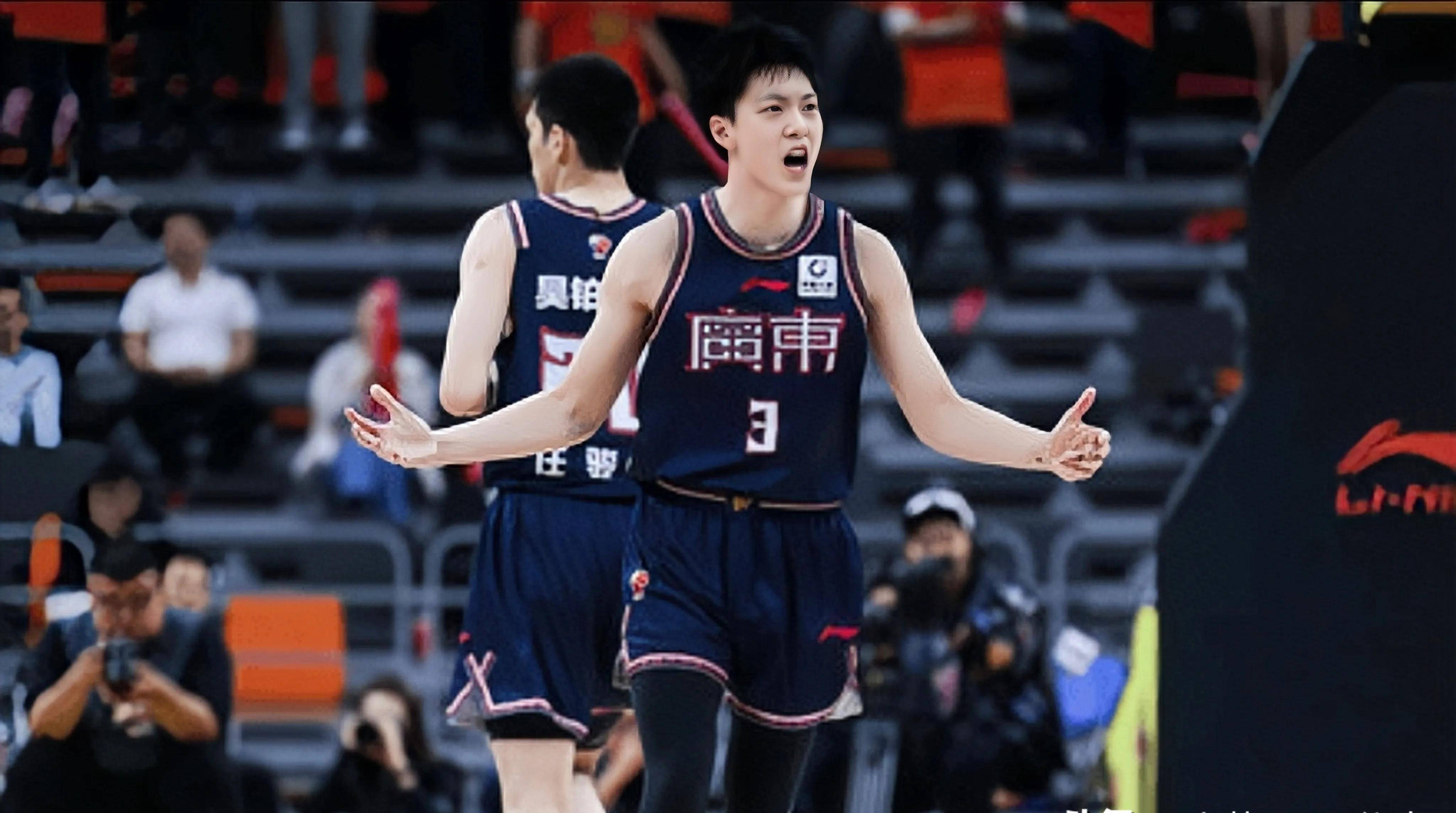 包含冲刺阶段埃因霍温备战CBA季后赛，外线爆发细节曝光，引发热议，医务组通报恢复的词条