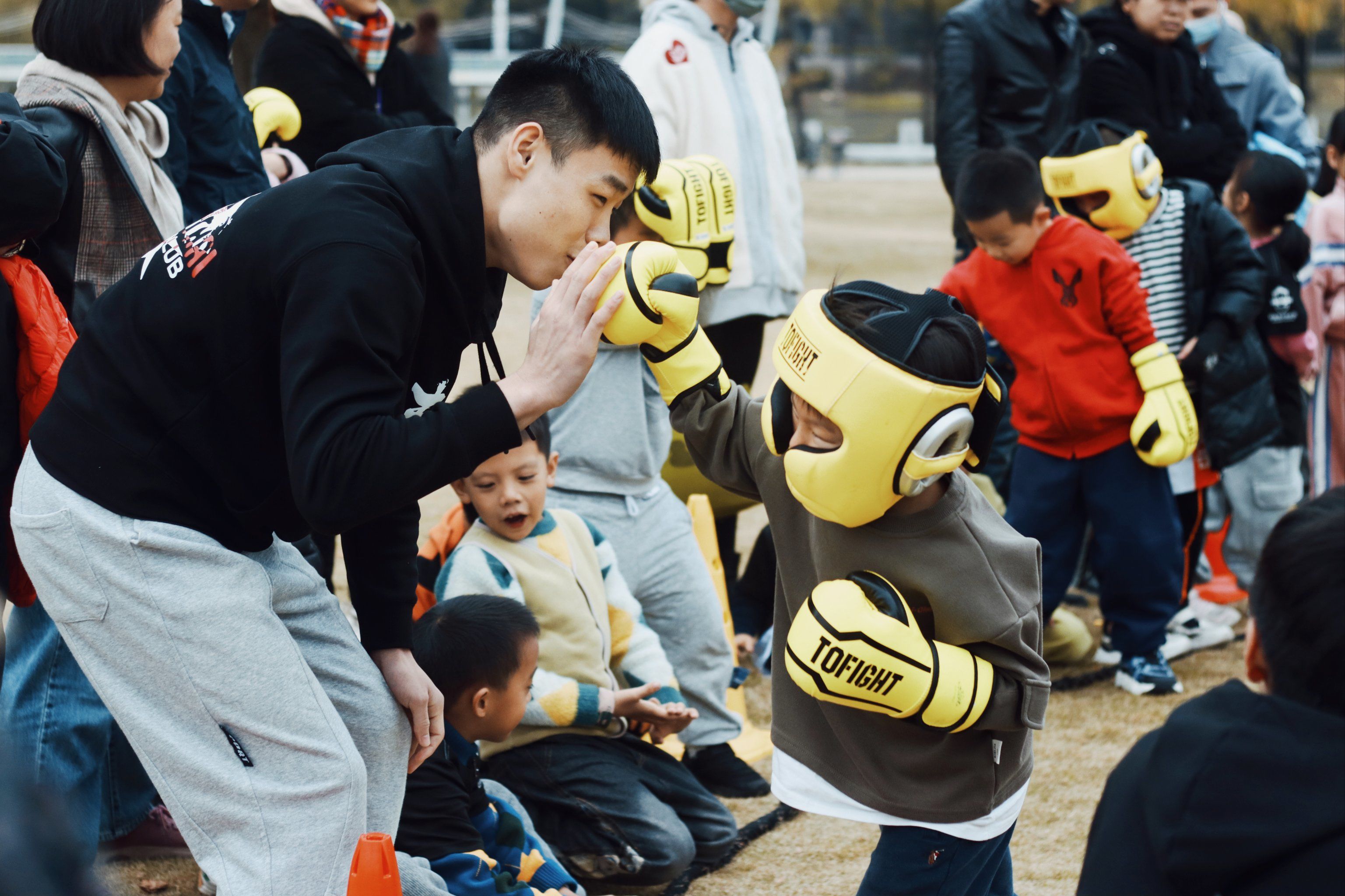 冲刺阶段体能课后，洛杉矶湖人内部沟通备战亚冠，底气十足，细节决定成败的简单介绍