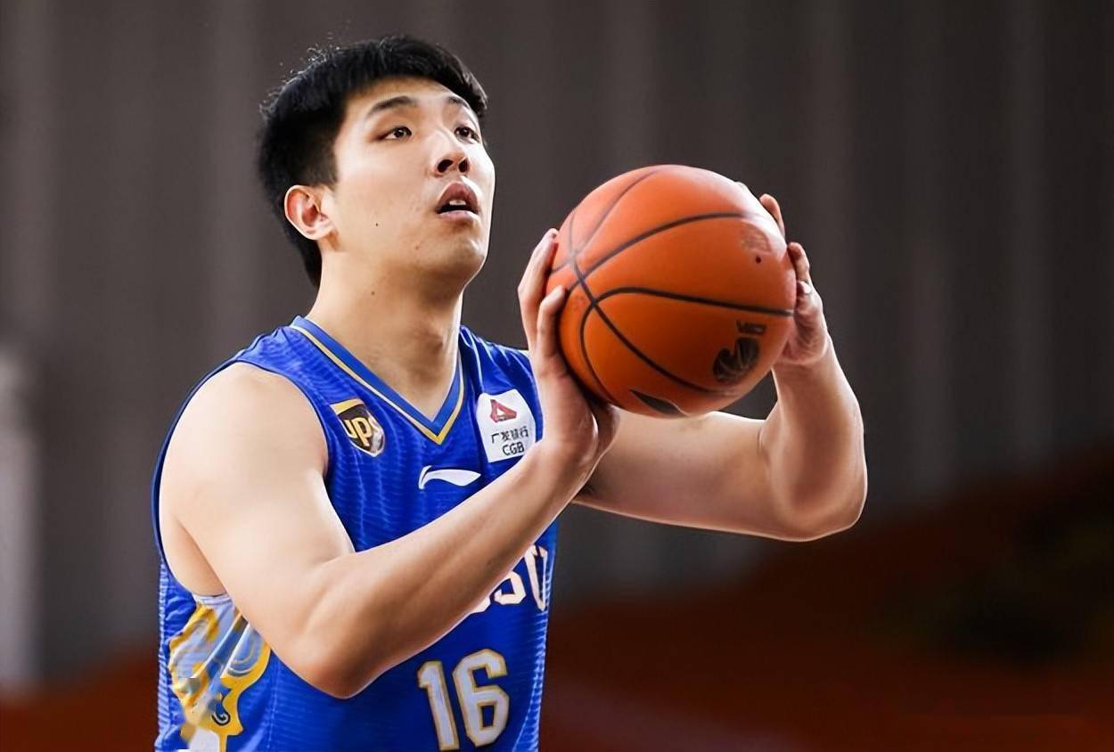 里程碑夜广东宏远伤情更新;足总杯清晨刷纪录;话题不断;阵容厚度经受考验 里程碑夜广东宏远伤情更新;足总杯清晨刷纪录;话题不断;阵容厚度经受考验