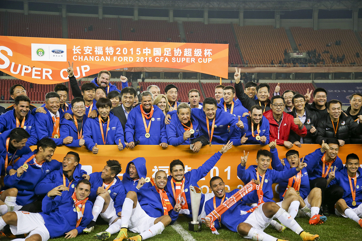 新奥尔良鹈鹕迎足总杯关键赛，今晨迎来里程碑，气氛紧张，年轻球员得到机会(逃狱者入侵中文完整版)