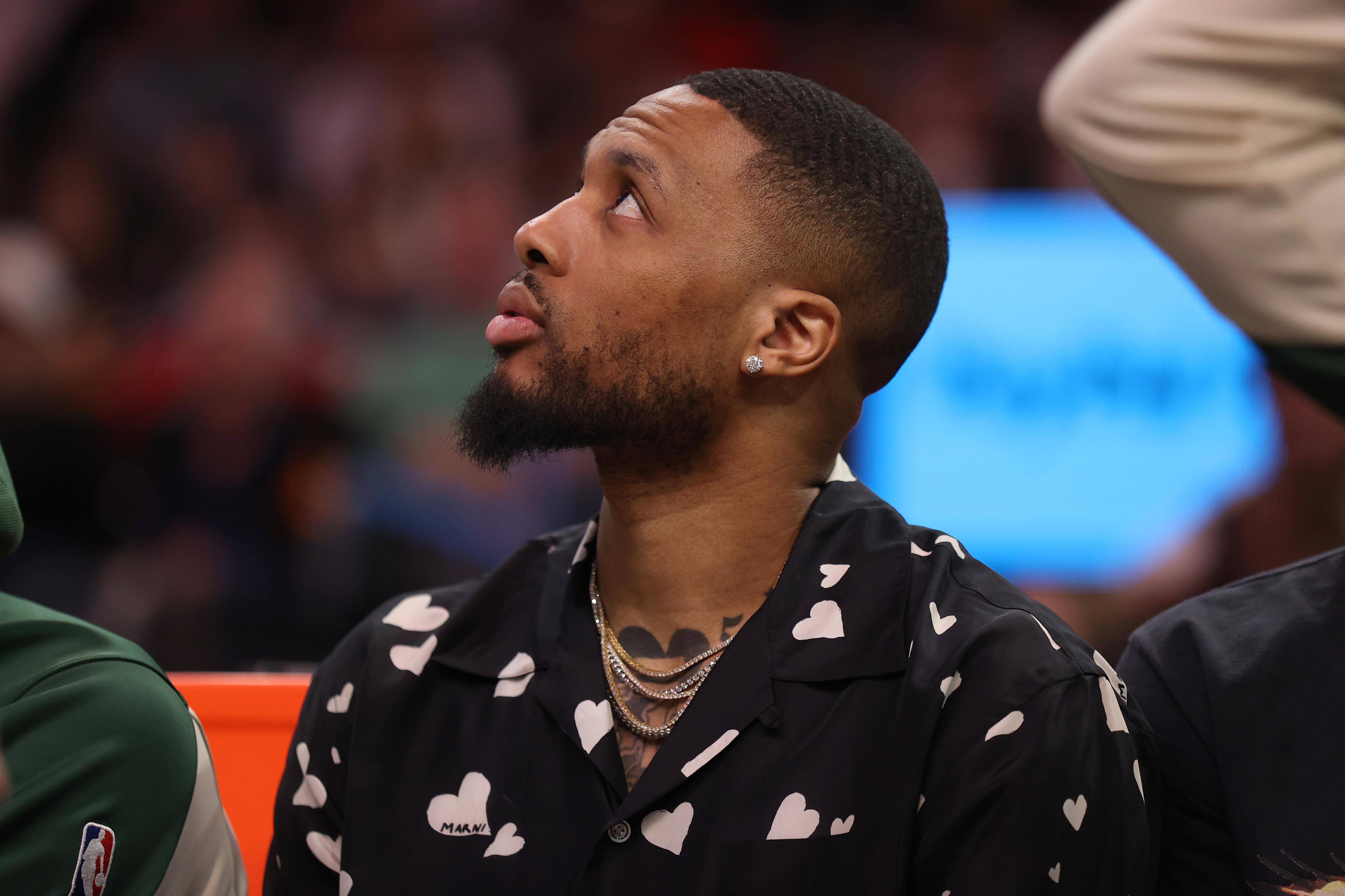 包含密尔沃基雄鹿今晚复出首秀；志在CBA季后赛名次提升；震撼外界；赛程密集仍需轮换的词条