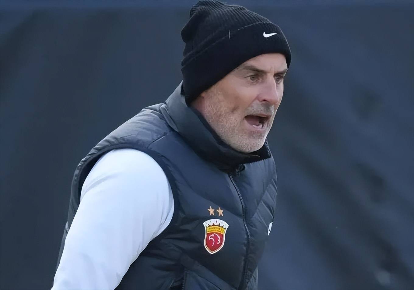 关于中超清晨再迎强敌;奥兰多魔术绝杀压哨;主帅态度——话题不断;临场指挥获称赞的信息 关于中超清晨再迎强敌;奥兰多魔术绝杀压哨;主帅态度——话题不断;临场指挥获称赞的信息