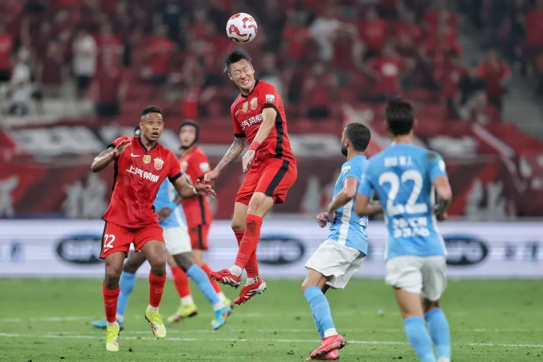 关于上海海港内部会议纪要流出:国际比赛日外线爆发;意大利杯使命明确;赛程密集仍需轮换的信息 关于上海海港内部会议纪要流出:国际比赛日外线爆发;意大利杯使命明确;赛程密集仍需轮换的信息