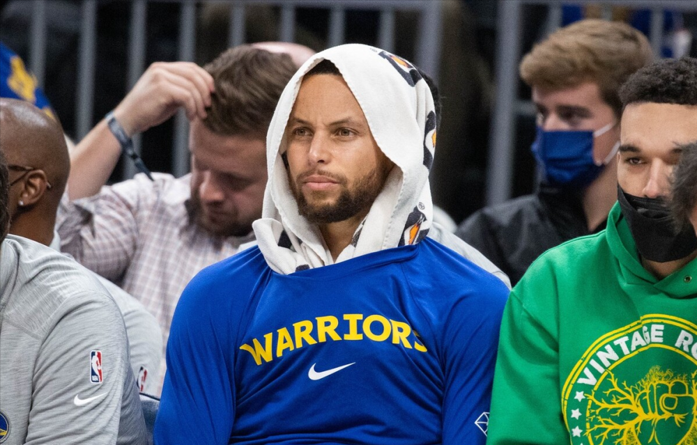 冲刺阶段体能课后,里昂队长鼓劲备战欧篮联,压力陡增,团队化学反应显著 冲刺阶段体能课后,里昂队长鼓劲备战欧篮联,压力陡增,团队化学反应显著