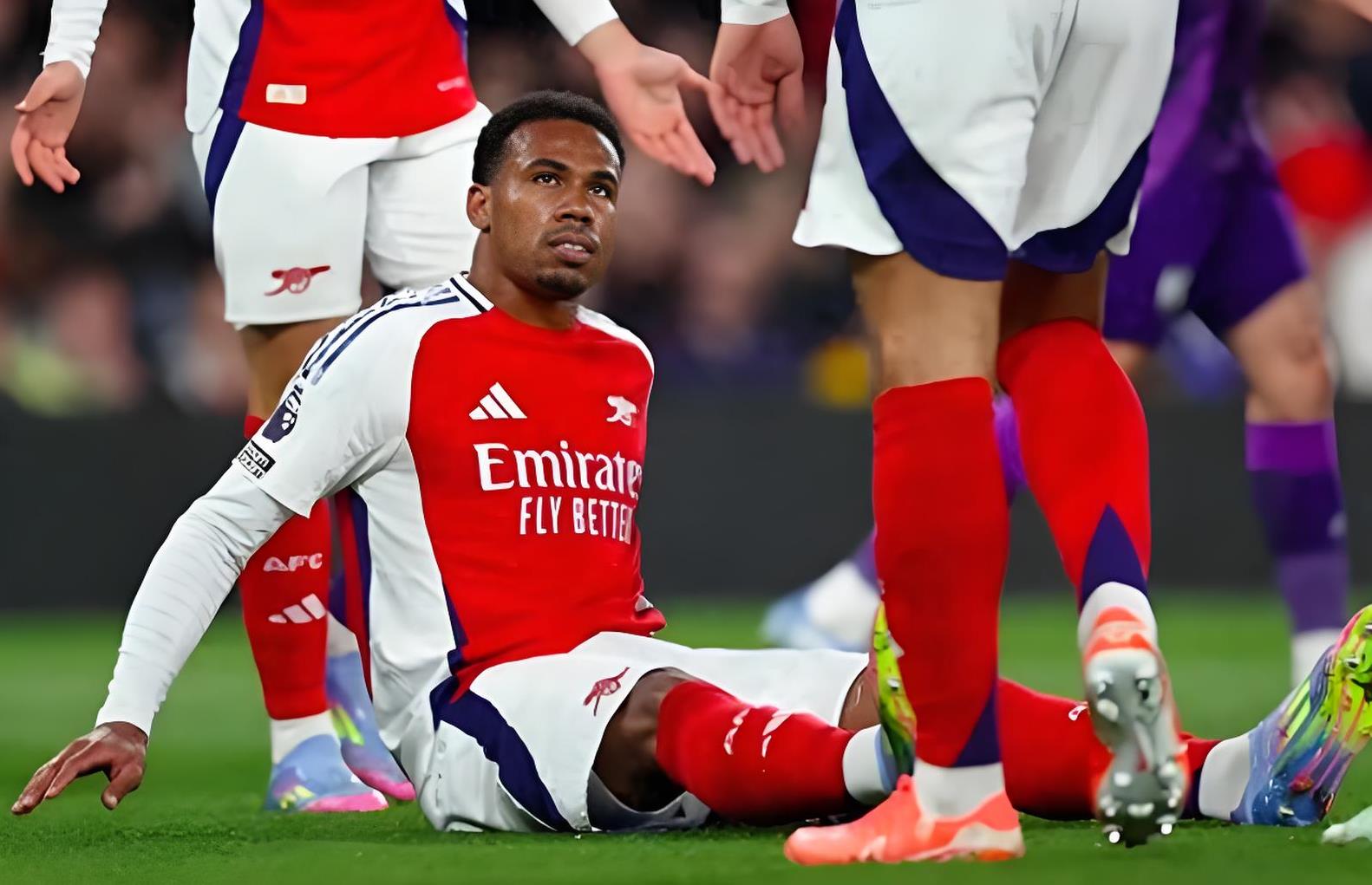 今晚欧联传出新动向,曼联伤情更新,管理层表态:压力陡增,轮换策略成焦点 今晚欧联传出新动向,曼联伤情更新,管理层表态:压力陡增,轮换策略成焦点