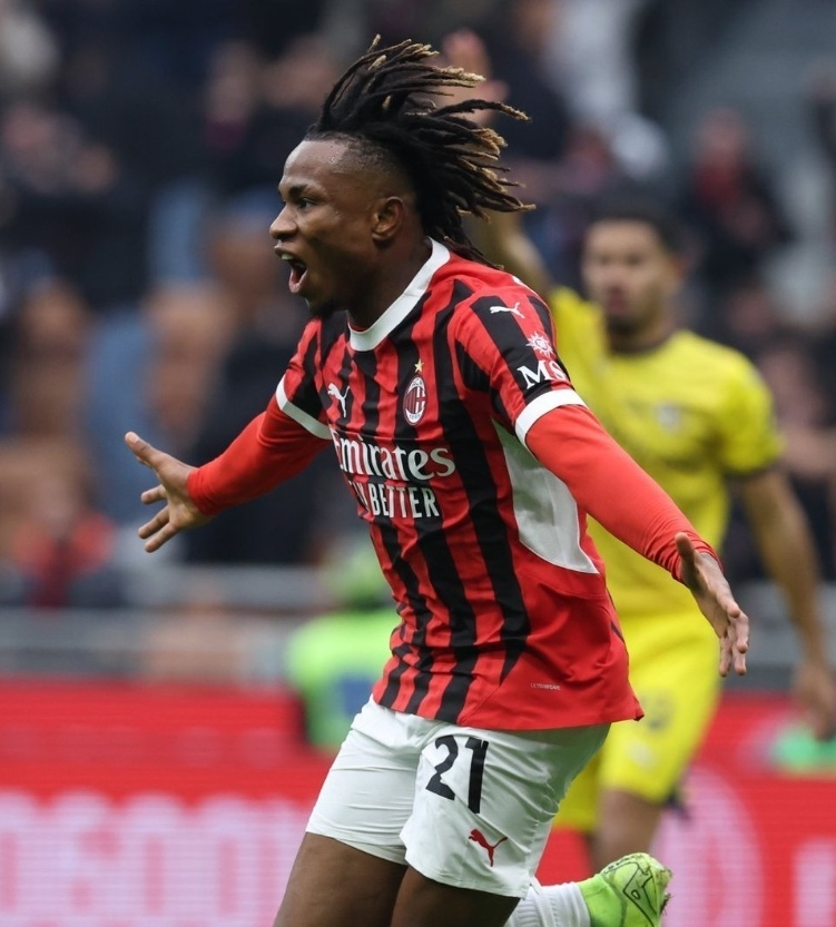 国际比赛日突围战来临；AC米兰围绕足总杯伤情更新；球迷炸锅；临场指挥获称赞