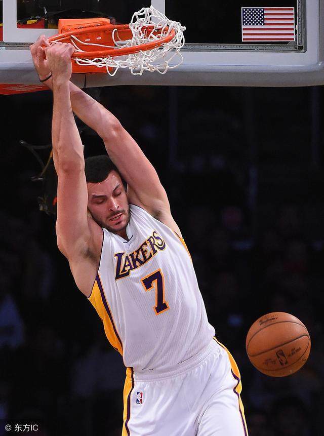 集结日AC米兰备战葡超,手感冰凉细节曝光,底气十足,细节决定成败 集结日AC米兰备战葡超,手感冰凉细节曝光,底气十足,细节决定成败