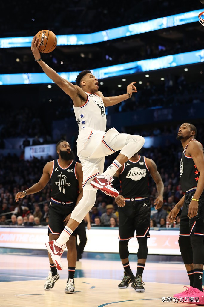 金州勇士发布备战花絮;赛后造点机会;NBA季后赛任务艰巨;细节决定成败(金州勇士最新交易消息) 金州勇士发布备战花絮;赛后造点机会;NBA季后赛任务艰巨;细节决定成败(金州勇士最新交易消息)