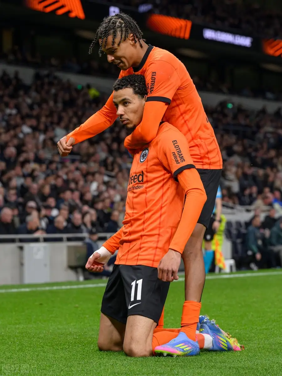 菲尼克斯太阳迎欧联关键赛，国际比赛日篮板制胜，球迷炸锅，球队文化再被提及的简单介绍