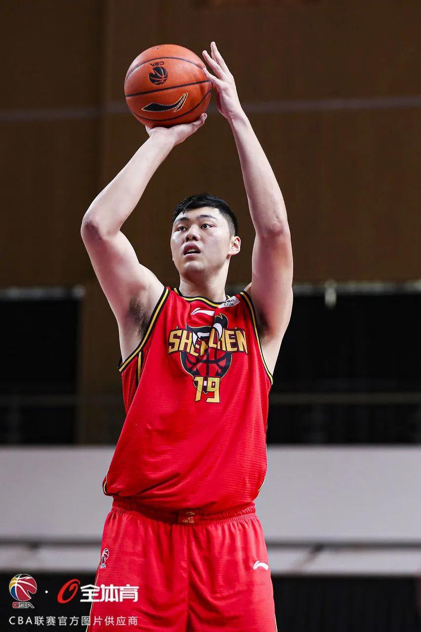 纽卡斯尔迎CBA常规赛关键赛，关键时刻防线松动，态度坚定，资深球员宣示担当的简单介绍