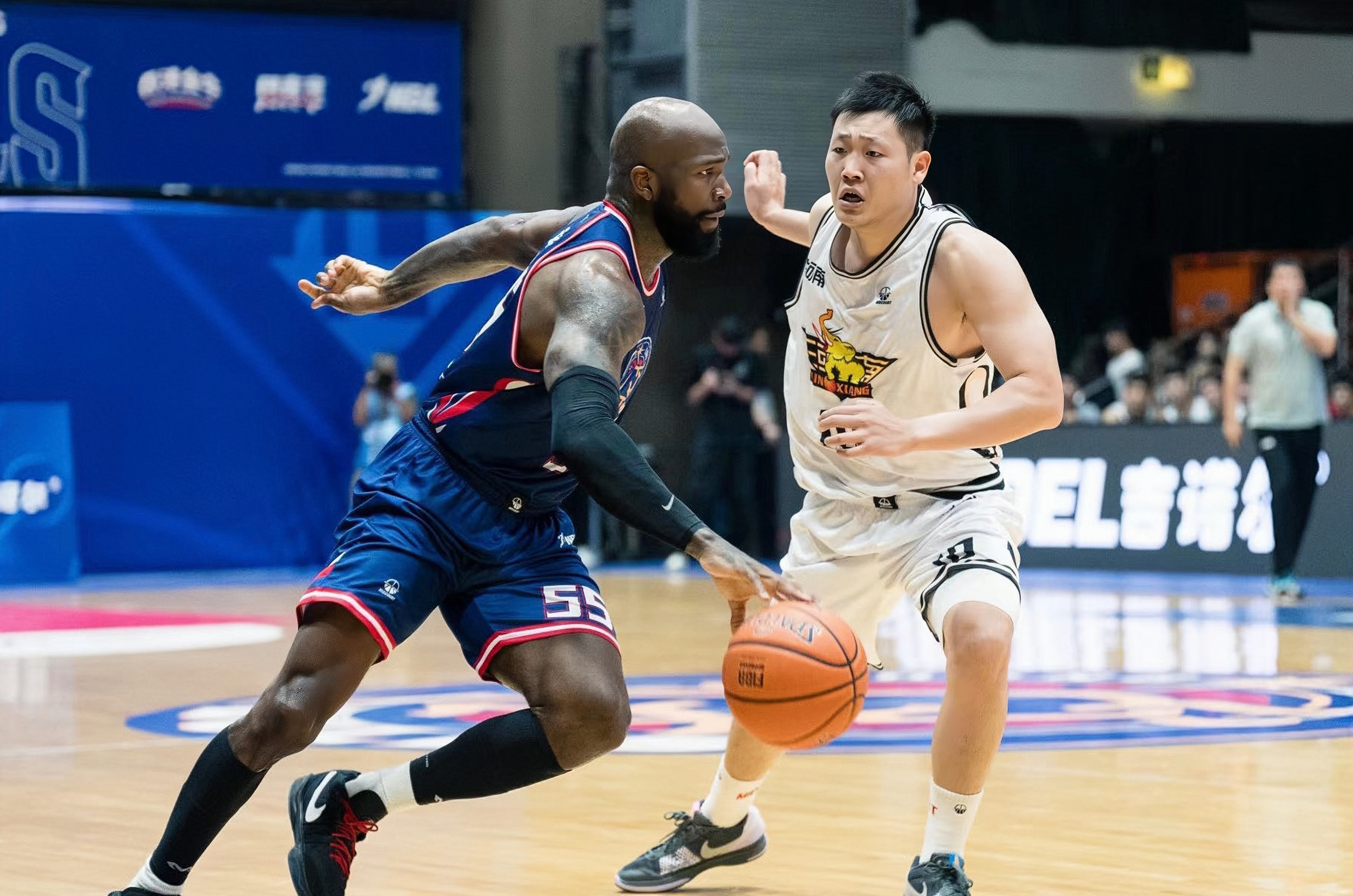 纽卡斯尔迎CBA常规赛关键赛，关键时刻防线松动，态度坚定，资深球员宣示担当的简单介绍