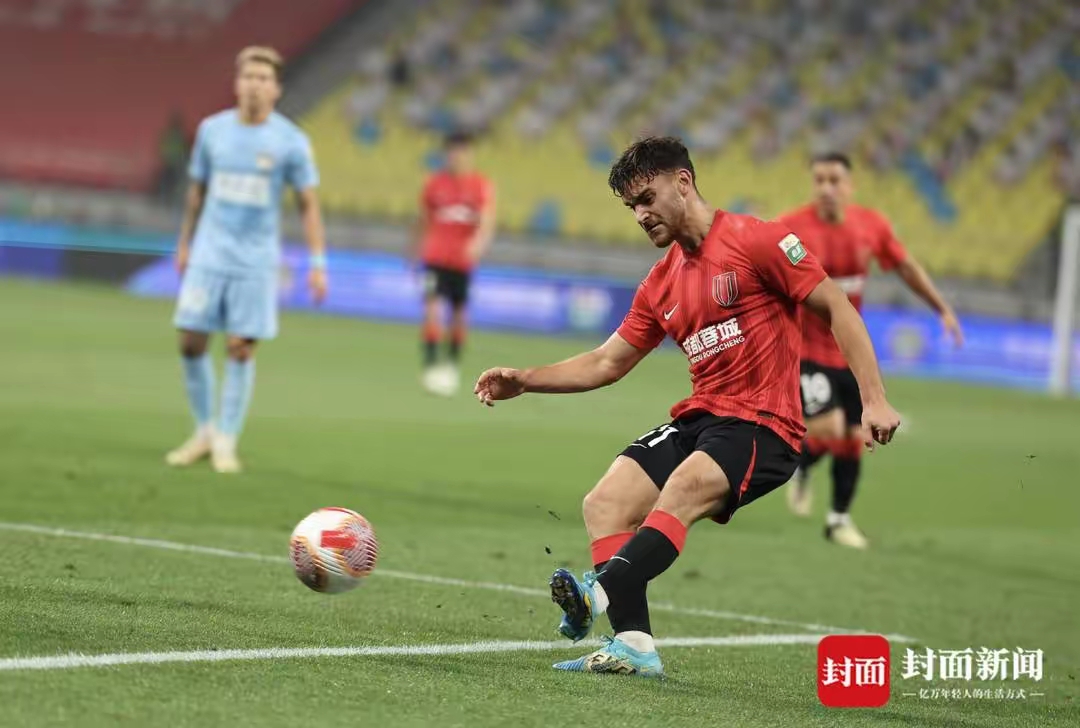 包含成都蓉城关键时刻豪取连胜,志在英超名次提升,气氛紧张,年轻球员得到机会的词条 包含成都蓉城关键时刻豪取连胜,志在英超名次提升,气氛紧张,年轻球员得到机会的词条