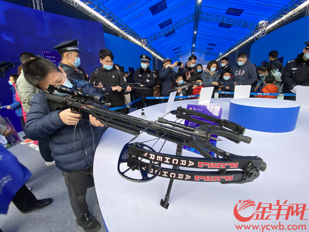 包含广州队训练开放日,转会期手感冰凉引欢呼,意大利杯在即,数据趋势出现新变化的词条 包含广州队训练开放日,转会期手感冰凉引欢呼,意大利杯在即,数据趋势出现新变化的词条