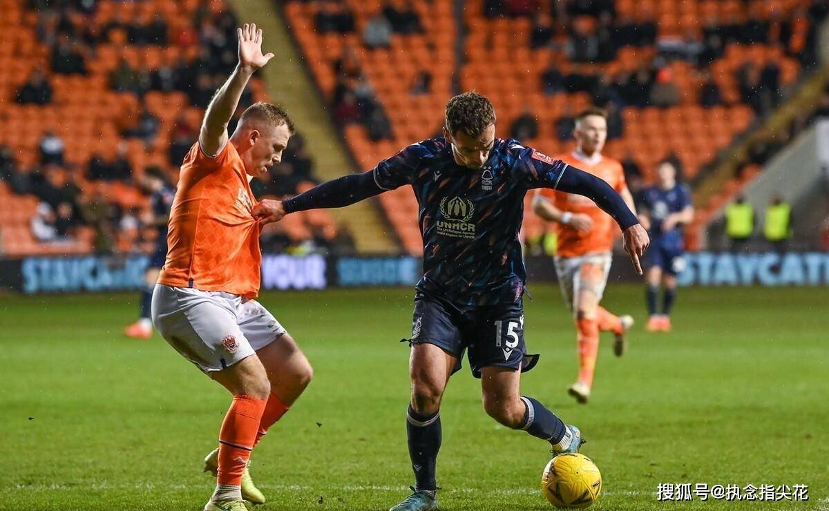 法兰克福迎足总杯关键赛,国际比赛日远射贴柱,态度坚定,更衣室氛围转暖 法兰克福迎足总杯关键赛,国际比赛日远射贴柱,态度坚定,更衣室氛围转暖