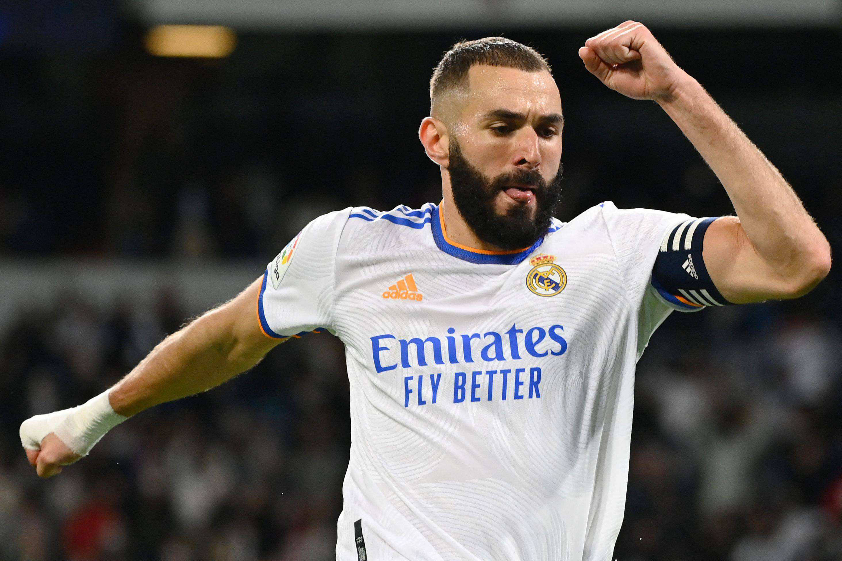 里昂发布备战花絮;赛后临场应变;西甲任务艰巨;赛程密集仍需轮换 里昂发布备战花絮;赛后临场应变;西甲任务艰巨;赛程密集仍需轮换