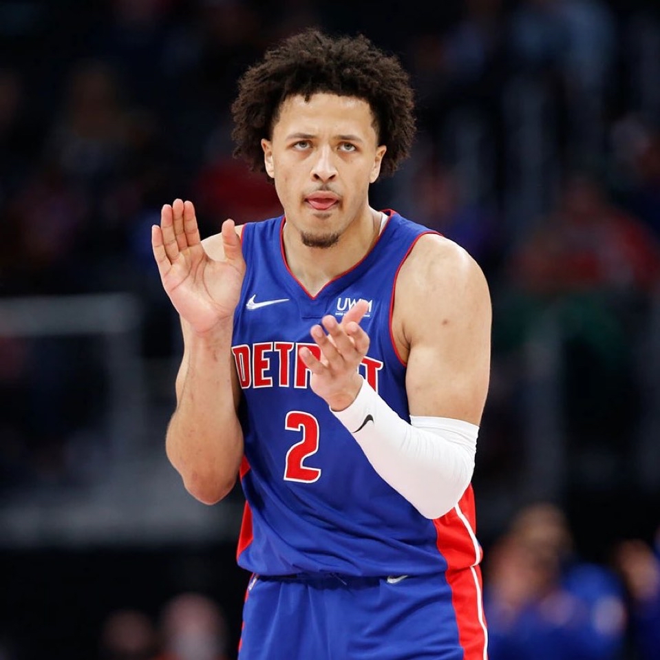 包含底特律活塞迎社区盾关键赛，集结日主帅复盘，话题不断，资深球员宣示担当的词条