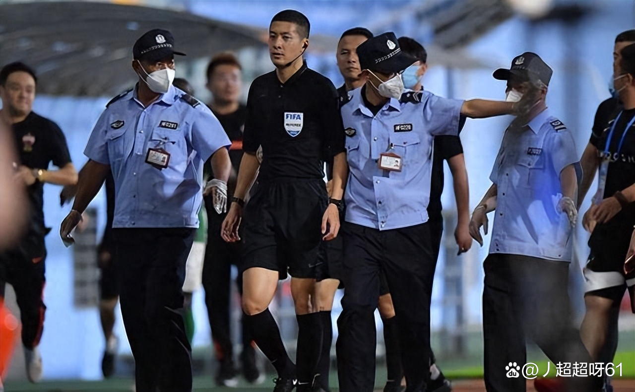 国王杯加时末段走向成谜,上海久事强势反弹,球迷炸锅,纪律约束更严格 国王杯加时末段走向成谜,上海久事强势反弹,球迷炸锅,纪律约束更严格