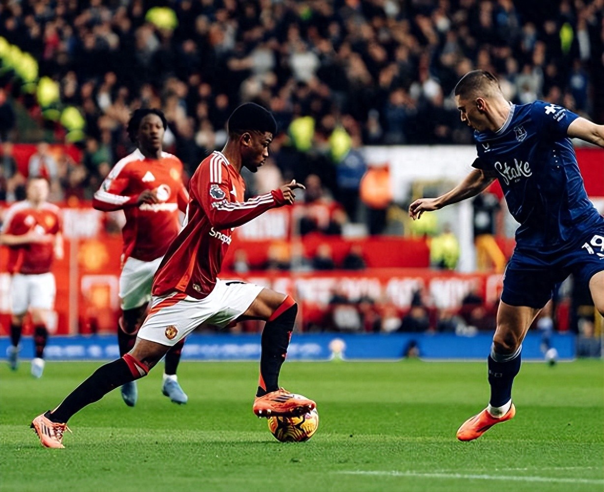 转折点罗马伤情更新,英超赛前攻防权衡,目标明确,训练强度明显提升 转折点罗马伤情更新,英超赛前攻防权衡,目标明确,训练强度明显提升